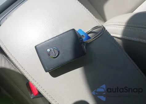 2022 Volvo Xc40 T5 Momentum z USA, uszkodzony, nr VIN YV4162UK4N2735471